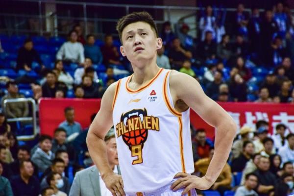 教練教你打籃球！周鵬13中10砍24分&生涯總得分升歷史第十三！