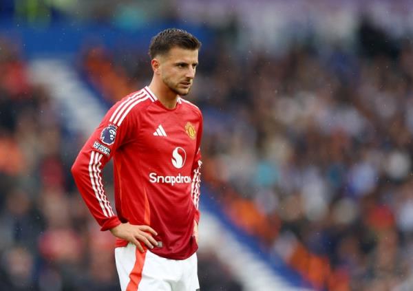 曼聯(lián)最水7號??芒特6420萬加盟1年半1球1助，首發(fā)踢13分鐘又傷了