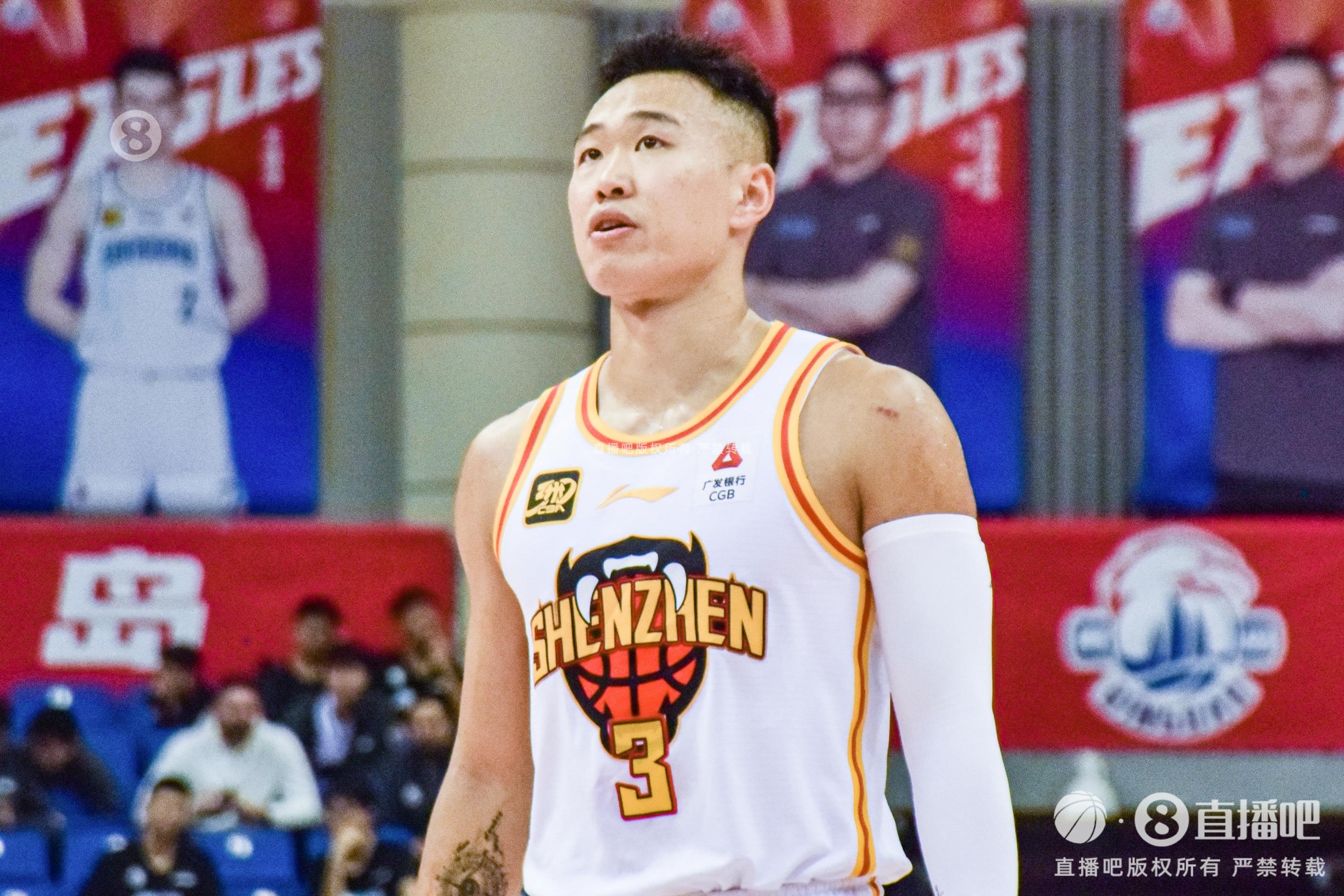 下半場沒給打！賀希寧14分鐘3中0無得分 僅拿3籃板